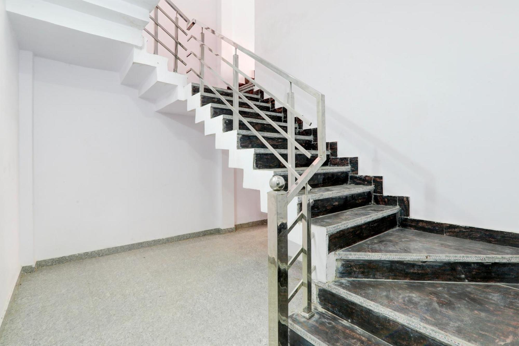 Hasanganj Hotel O White House מראה חיצוני תמונה